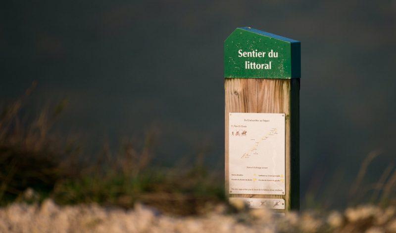 borne de marquage de sentier