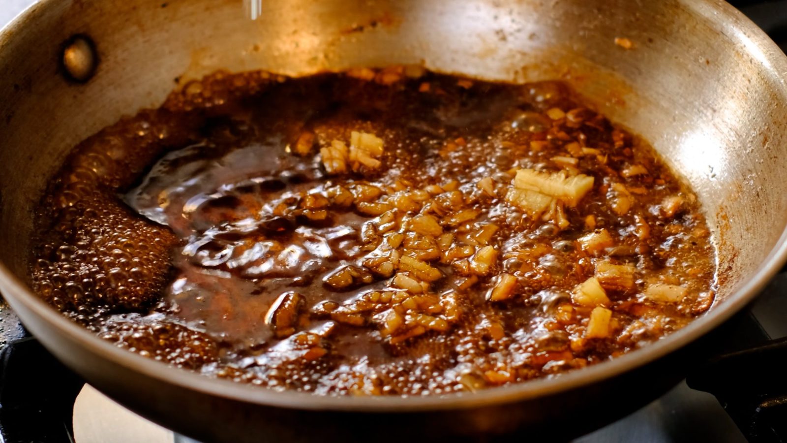 Réduction de la sauce teriyaki