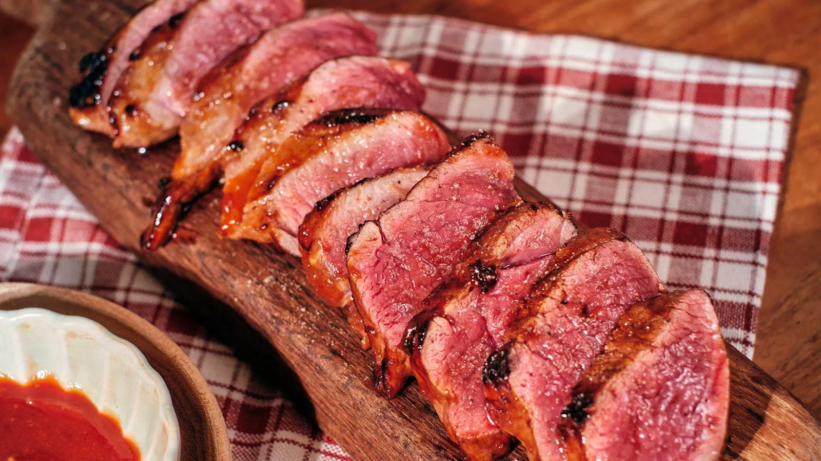 Cerf grillé sauce barbecue