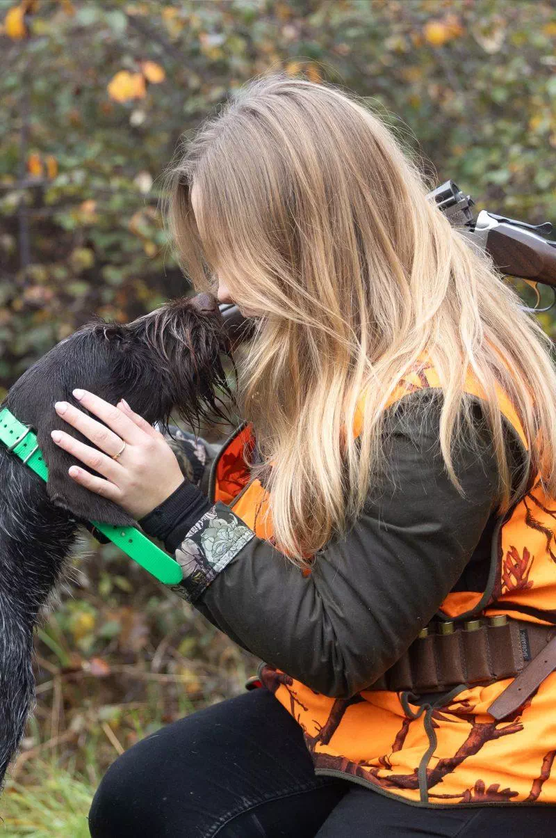Femme... et chasseresse !