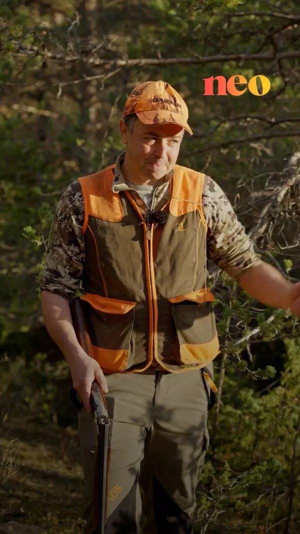 Baptiste, maire rural & chasseur