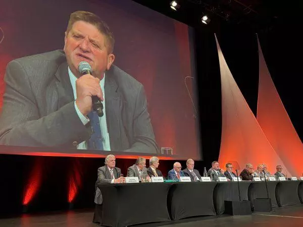 Willy Schraen face aux chasseurs